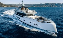 Dynamiq Jetsetter  yacht cruising in Italy