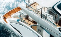 Dynamiq Jetsetter yacht cruising, top view